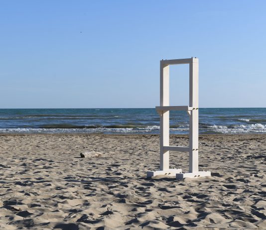 Matteo Fato torna a Pescara con una mostra diffusa che trasforma la città in opera Matteo Fato Pescara