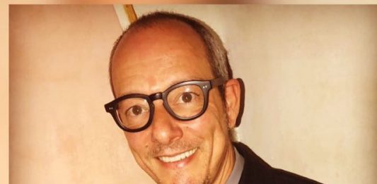 Mario Capra, il collezionista alchimista: una intervista tra arte e chimica