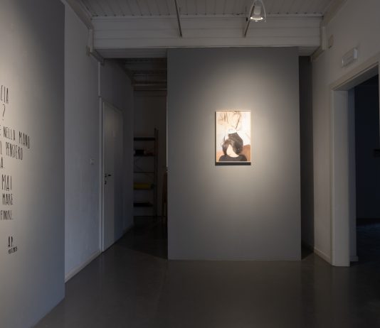 Esistere, senza compromessi. Fotografia, pittura e scultura: storie inaspettate si intrecciano a Cavalese