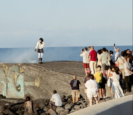 VULCANA, l’isola come partitura: arte e suono si diffondono a Stromboli