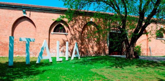 Chi guiderà il Padiglione Italia alla Biennale 2026? Ecco i dieci curatori finalisti