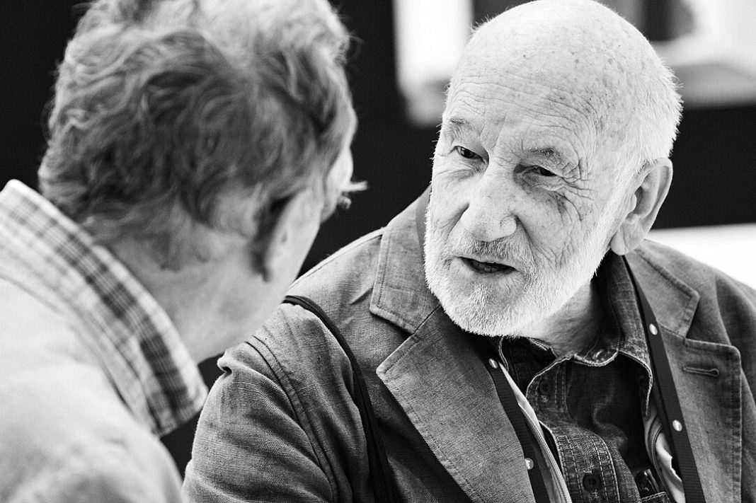 1082px-Gianni_Berengo_Gardin_(15987539150) Gianni Berengo Gardin