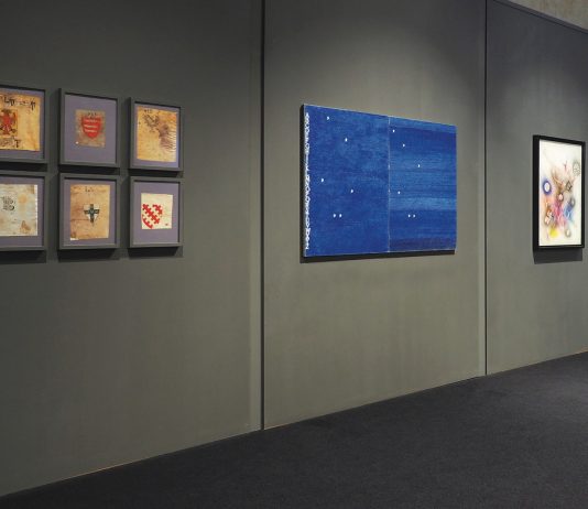 EXTRA a Perugia: quando l’arte contemporanea incontra le pergamene medievali