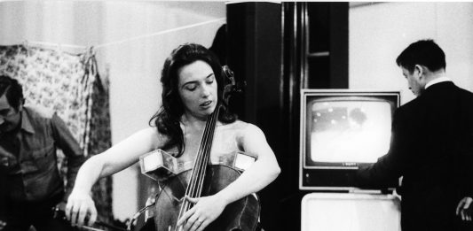 Antonio D’Agostino e il volto del Fluxus: fotografie in mostra a Rimini