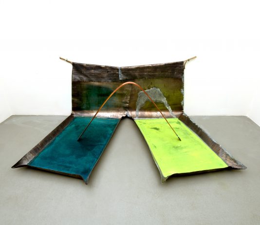 Gilberto Zorio accende Castelbasso: sessant’anni di Arte Povera tra luce, alchimia e trasformazione