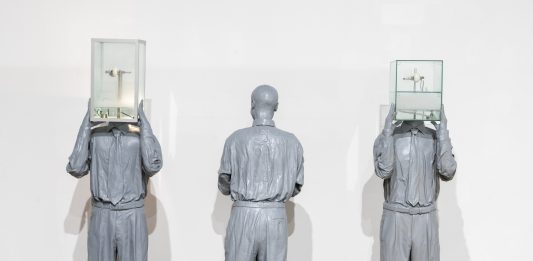 Sul confine tra uomo e macchina: le opere di Donato Piccolo in mostra a Modena