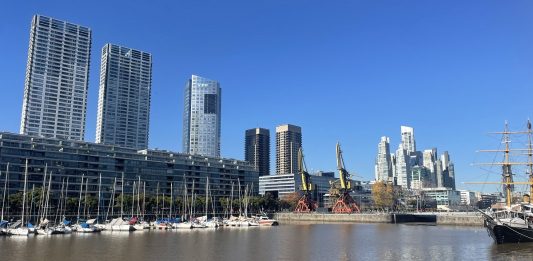 Viaggi straordinari. Damiano Gullì in Argentina buenos aires