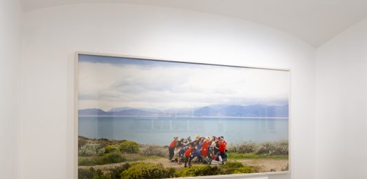 Isole minori: il mosaico fotografico di una Sardegna contemporanea a Nuoro e a Cagliari