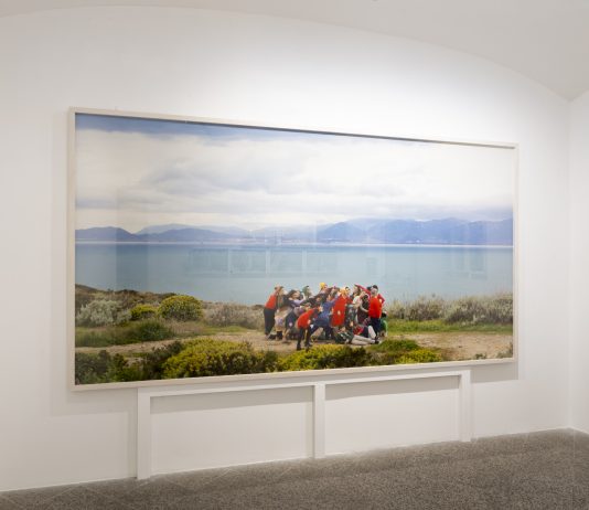 Isole minori: il mosaico fotografico di una Sardegna contemporanea a Nuoro e a Cagliari