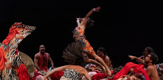 Bolzano Danza 2025 è il festival che insorge con i corpi bolzano danza