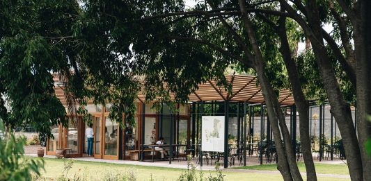 Il “Giardino sulla lava” è il parco storico che non ti aspetti in Sicilia Parco Paternò del Toscano