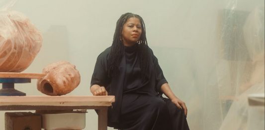 Dentro l’asta. La scultura da record di Simone Leigh simone leigh