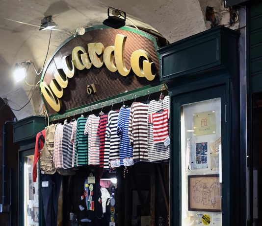 A Genova l’arte contemporanea entra in una bottega storica, attraverso il mare