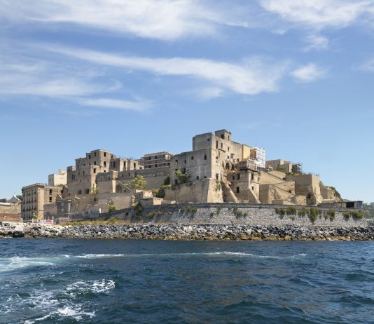 Il tempo sospeso di Rione Terra: Panorama porta l’arte contemporanea a Pozzuoli
