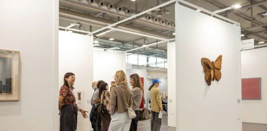 ArtVerona giunta alla sua 20.a edizione, torna dal 10 al 12 ottobre 2025 e mette al centro i temi Conversazione e scrittura