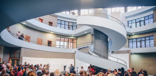 Homeward, letteralmente verso casa, per festeggiare i 10 anni di Art House