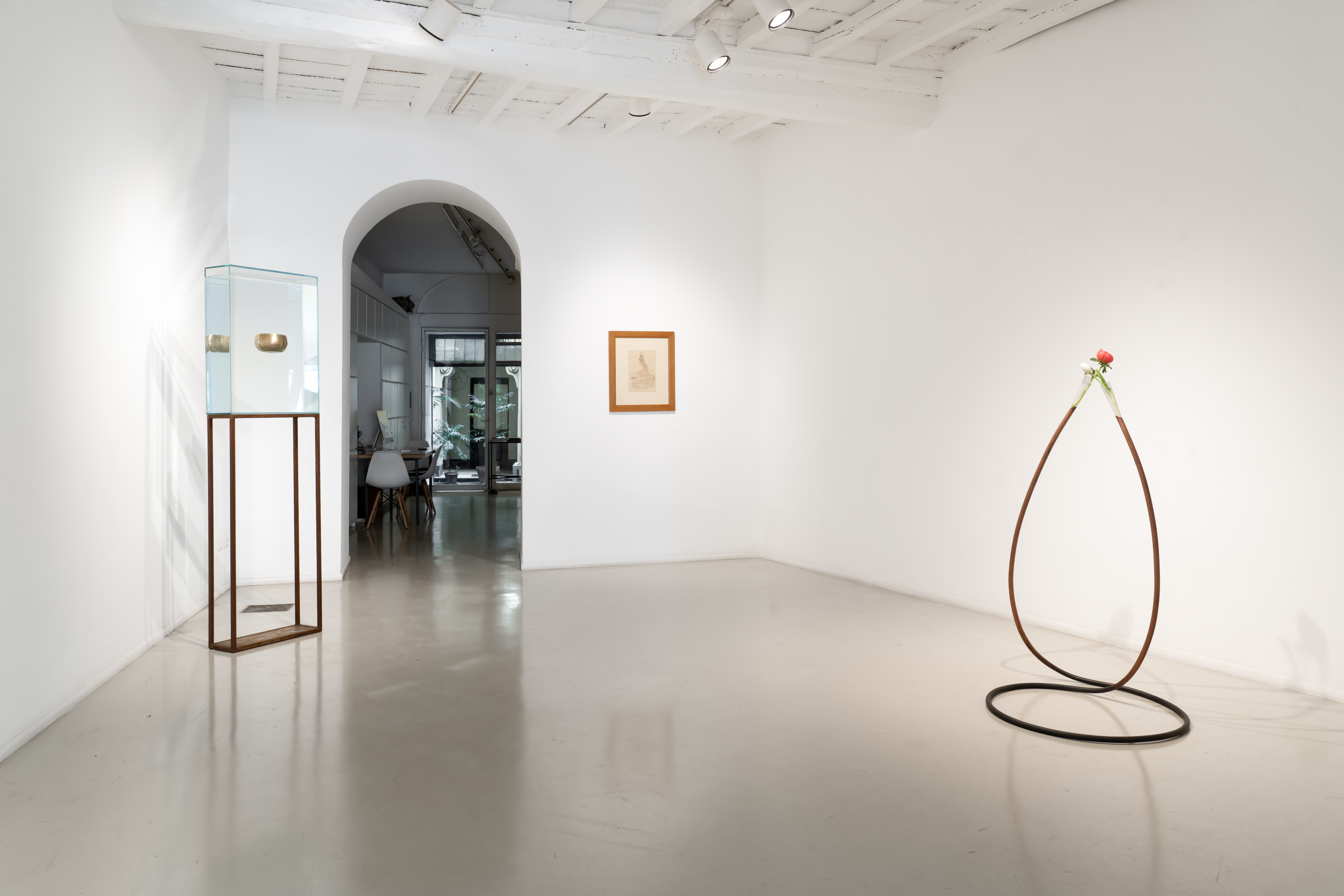 La tempesta nel bicchiere, veduta della mostra, galleria Francesca Antonini Arte Contemporanea, veduta della mostra, Roma, 2025