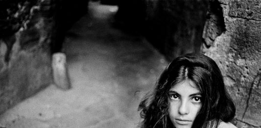Letizia Battaglia, la fotografia come poesia civile: la mostra farà tappa a Forlì