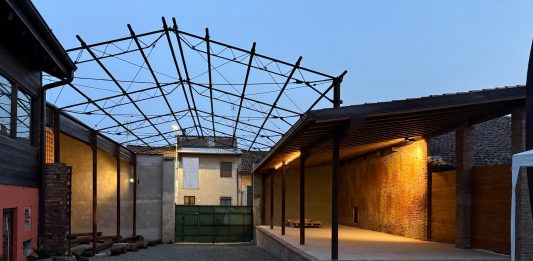 Biennale di Poesia Arena Po: il peso sociale della sensibilità artistica