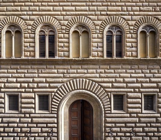 L’arte invisibile dei battenti antichi diventa una mostra collezione cesati