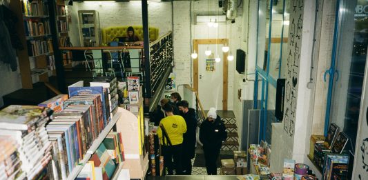 Ecco la nuova Carta della Cultura: si taglia a 100 euro e vale solo per i libri