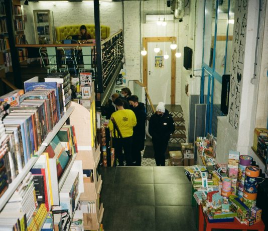 Ecco la nuova Carta della Cultura: si taglia a 100 euro e vale solo per i libri