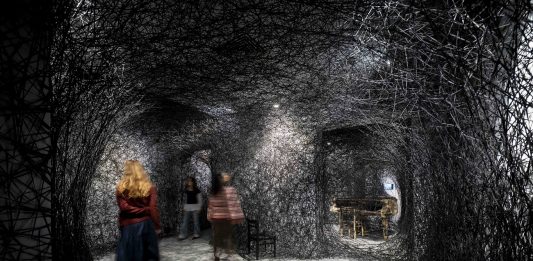 Entrare in un labirinto di intrecci. Le installazioni di Chiharu Shiota al MAO di Torino chiharu shiota
