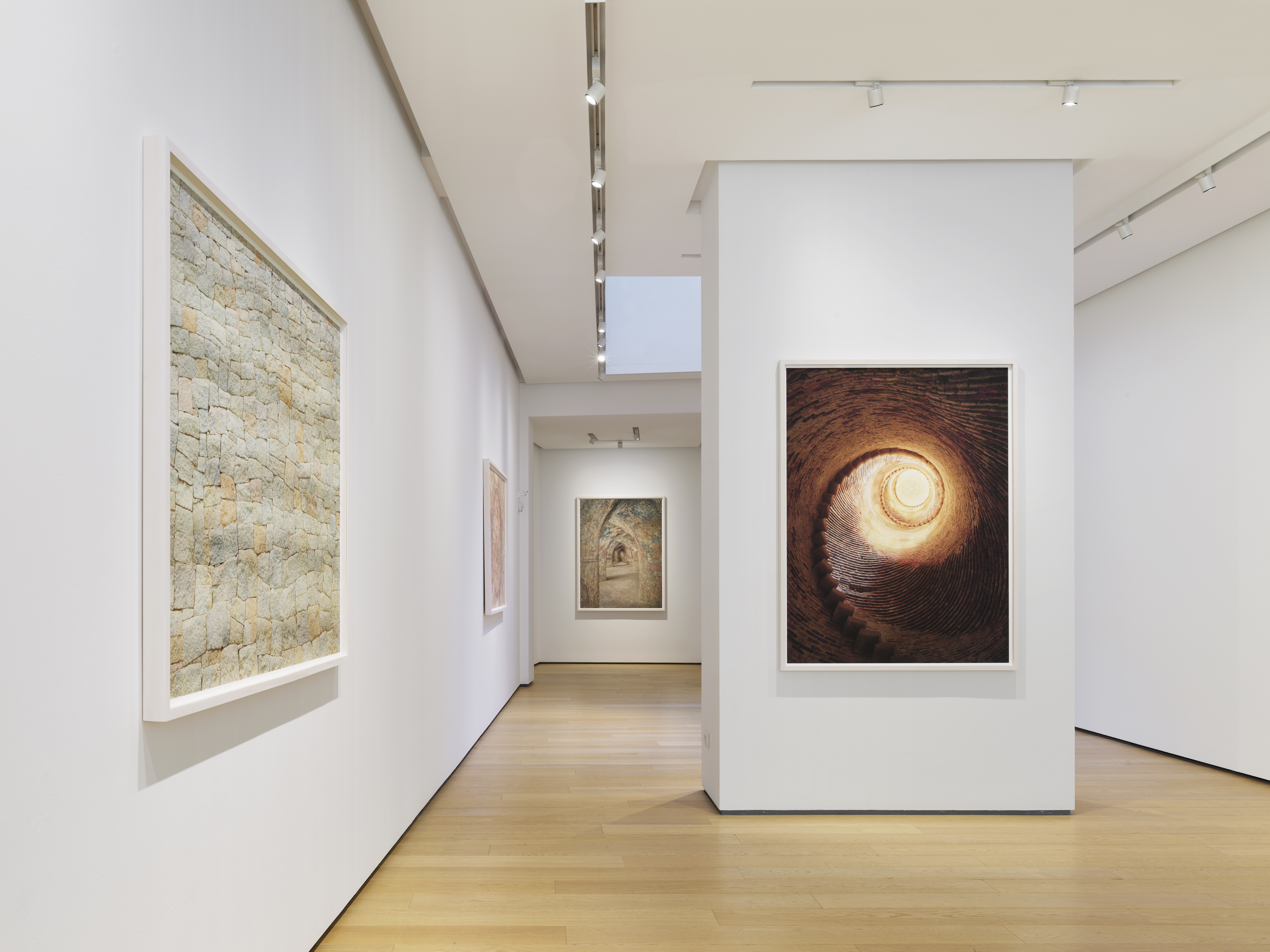 Veduta della mostra, Ljubodrag Andric - Spazi, soglie, luci, BUILDING GALLERY, Milano, Courtesy BUILDING, Milano