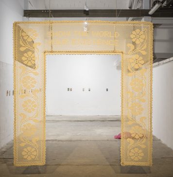 Pratiche di ricamo per spartiti sovversivi: due artiste in dialogo da Unobis, a Padova