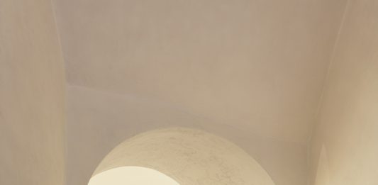 Architetture interiori: la fotografia meditativa di Ljubodrag Andric