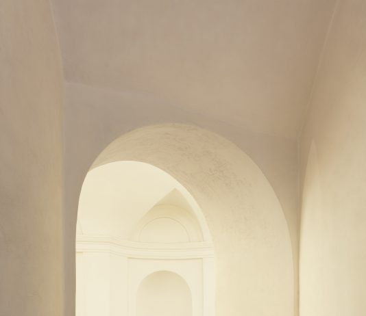 Architetture interiori: la fotografia meditativa di Ljubodrag Andric