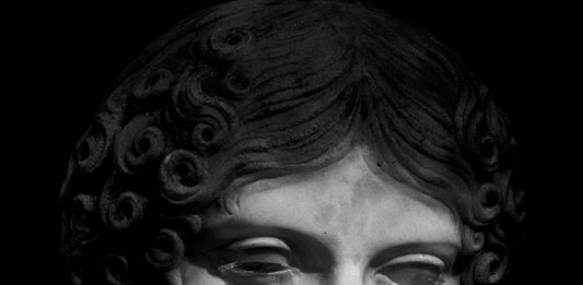 La Capri interiore di Antonio Biasiucci, da sfogliare nel nuovo catalogo