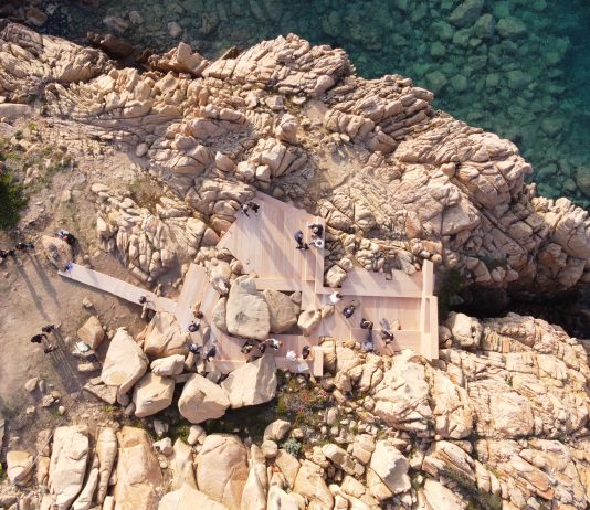 Abitare Costa Paradiso: le architetture di Alberto Ponis, tra paesaggio e comunità