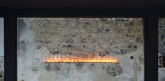 “Matermània / Matermanìa”: una mostra ad Arzignano tra latte, ceramica e maternità