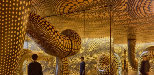 I mondi infiniti di Yayoi Kusama arrivano alla Fondation Beyeler di Basilea