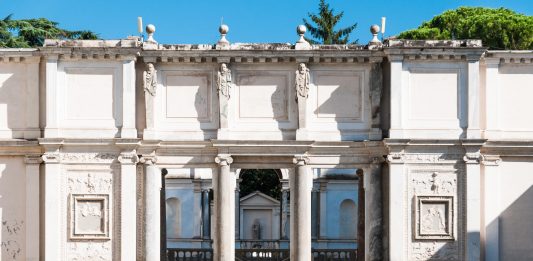 Il Museo Etrusco di Villa Giulia a Roma si apre al contemporaneo con le sculture di Keita Miyazaki