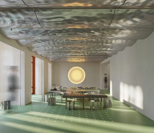 L’iconica Casa Batlló di Gaudí si apre all’arte contemporanea con un nuovo spazio