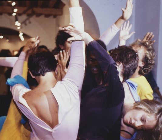 Lygia Clark: a Berlino la grande retrospettiva sulla pioniera dell’arte partecipata lygia clark