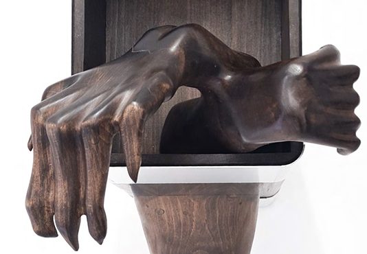 Le sculture perturbanti di Eliott Paquet sfidano il volto respingente delle città eliott paquet