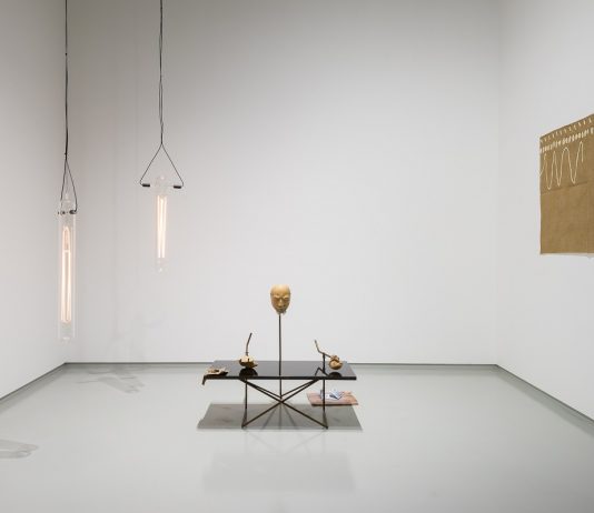 Giorgio Griffa e Simon Starling in dialogo a Torino: alla ricerca di un equilibrio esistenziale griffa