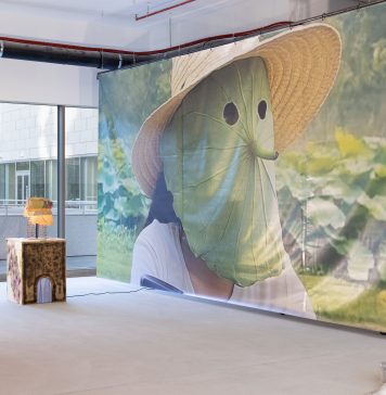 Piccole strategie di protezione, in un mondo che brucia: la mostra da BIM a Milano