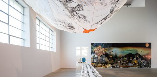 Arte come testimonianza: alla Fondazione Merz di Torino 19 artiste raccontano i conflitti del nostro tempo merz