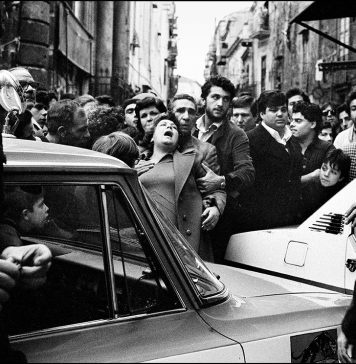 Letizia Battaglia, il gioco e il dramma del mondo: la mostra a Forlì