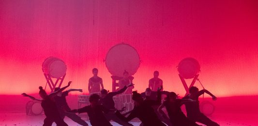 Etna e Fuji, i vulcani fratelli: Roberto Zappalà mette in danza l’energia del mondo