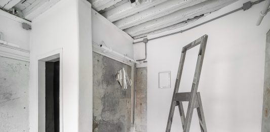 Giuliana Storino a Venezia: una meditazione sul tempo come resistenza e trasformazione