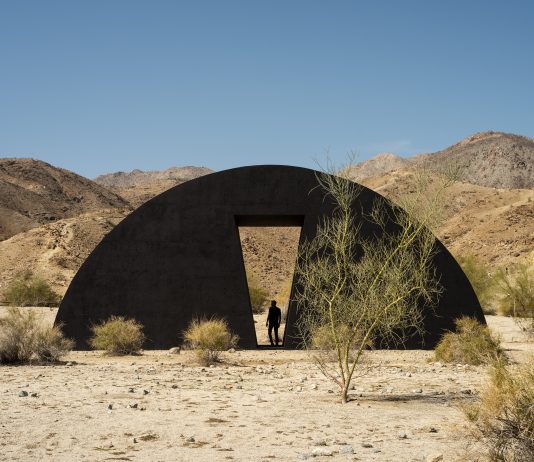 Desert X 2027, come cambia la rassegna d’arte contemporanea nel deserto