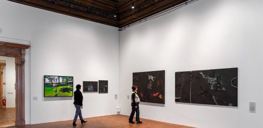 Quando l’arte prende posizione: Venezia riscopre l’opera di Terry Atkinson