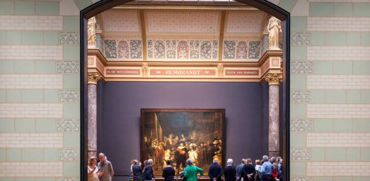 Il Rijksmuseum studia gli effetti dell’arte sul Parkinson: la bellezza può diventare terapia?