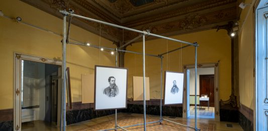 Per la Fondazione Morra Greco di Napoli, la collezione è un archivio vivo Opere su carta, Ephemera e Oltre, veduta della mostra, Fondazione Morra Greco, Napoli, 2025, ph. Amedeo Benestante, courtesy Collezione Morra Greco