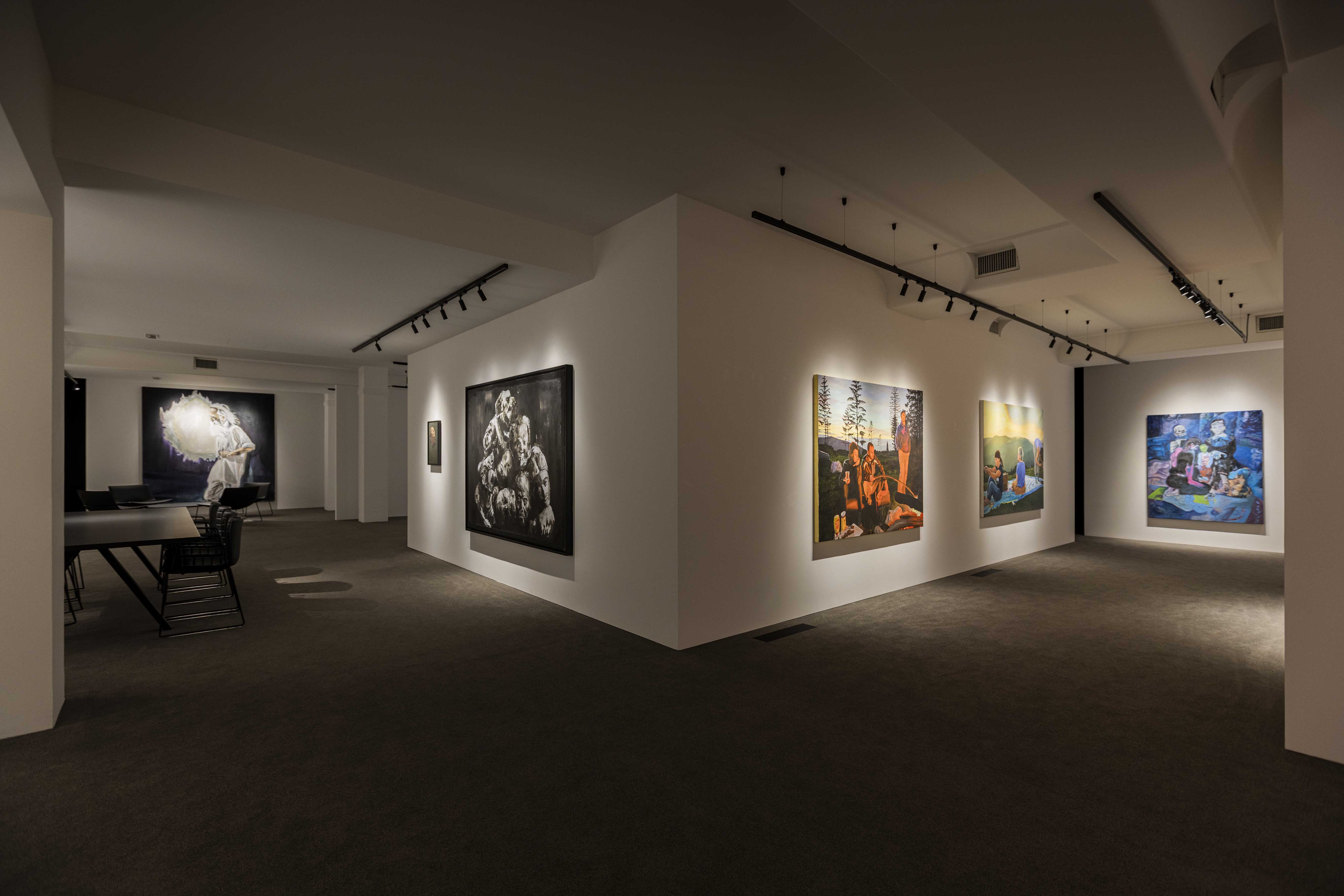 Veduta della mostra Da Gonzalo Borondo a He Wei, Fondazione THE BANK ETS, Bassano del Grappa, 2025. Ph. Tommy ilai & Camilla M.